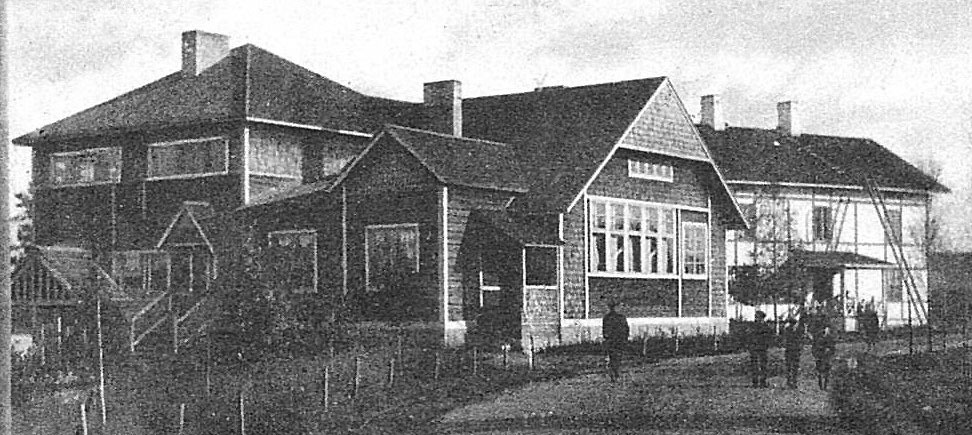 Kuva Mäntän apteekin toimipisteestä 1910-luvulla Koskelanlammen rannalla.